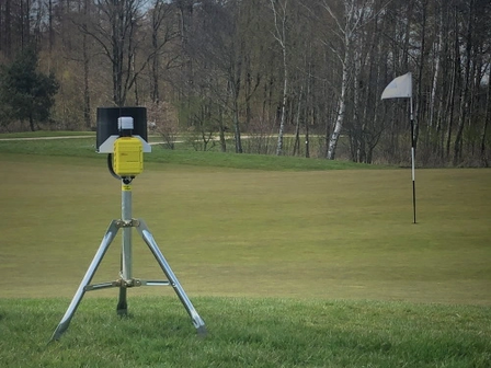 FieldGuard regenmeter met Temperatuur en RV sensor op golfbaan