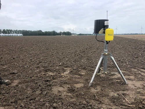 FieldGuard regenmeter met temperatuur en RV sensor in de akkerbouw